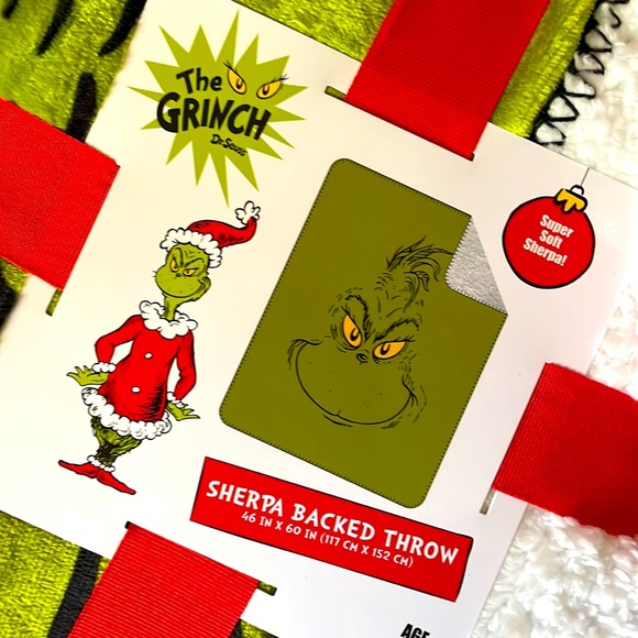 Grinch Sherpa Backed Throw Blanket - Picture 3 of 8